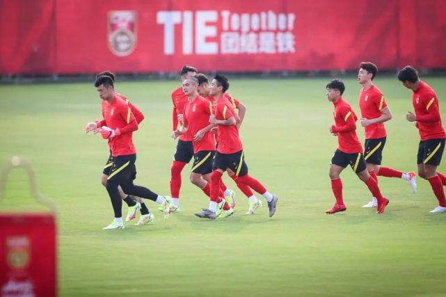 謝暉為什么不參加世界杯（前國腳謝暉宣布辭職并赴德深造：這次偷拍事件我也有反思，希望大家不要因此喪失日常安全感）