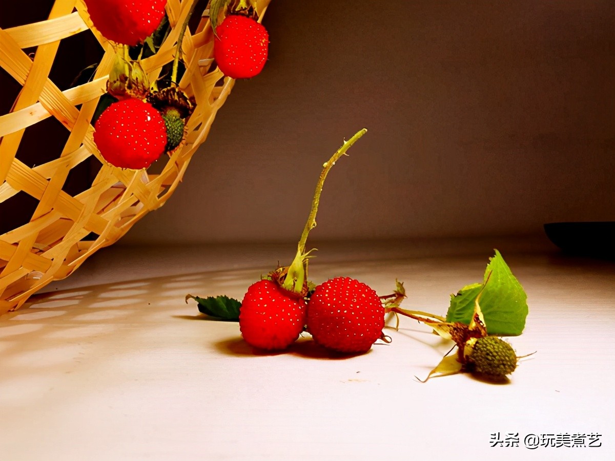 春光明媚好时光，树莓遇上菠萝，就来一个慕斯尝尝