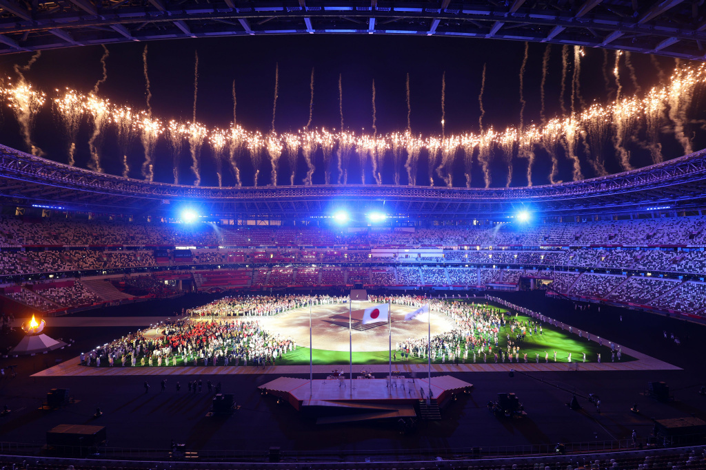 东京奥运五环叫什么名字(东京奥运会的“光之五环”惊艳众人！网友却说是模仿北京奥运会？)