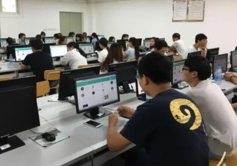 2021年“医学实力”高校排名，上交大挤走北大，占据榜首称王