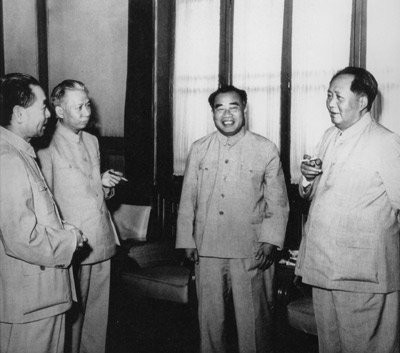 1959年选国家主席，中央最先考虑朱德，谁的一封信改谁提刘少奇？