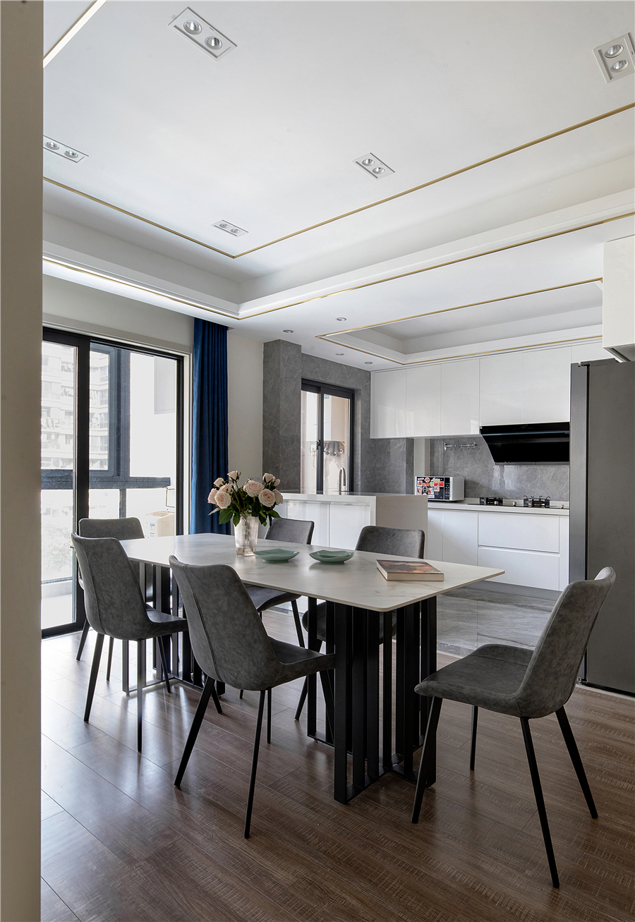 200㎡现代风设计，开放式厨房+餐厅+吧台，轻松自然的生活