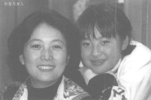 13岁只身远赴异国求学，出道33年不拼爹，她爹竟然是陈道明