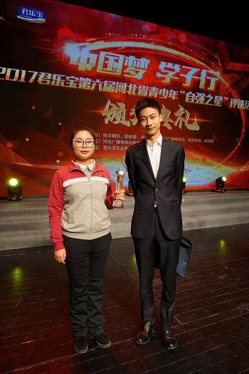 父母双残，捡过废品，以744分考上清华的庞众望，如今已读博士了