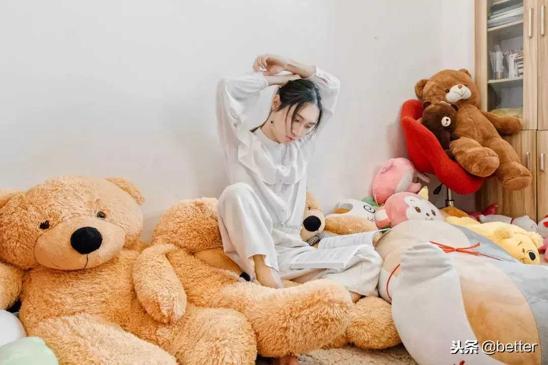 世界杯巴黎中国女记者化妆(中国第一代女装大佬全小妖：30岁是我颜值巅峰，以后会专注美妆)