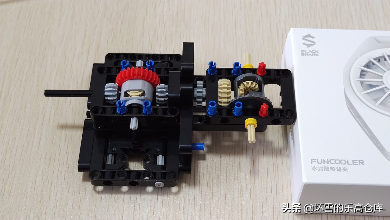 外观霸气，玩点有趣：开箱宇星模王超级跑车，你能认出原型吗？