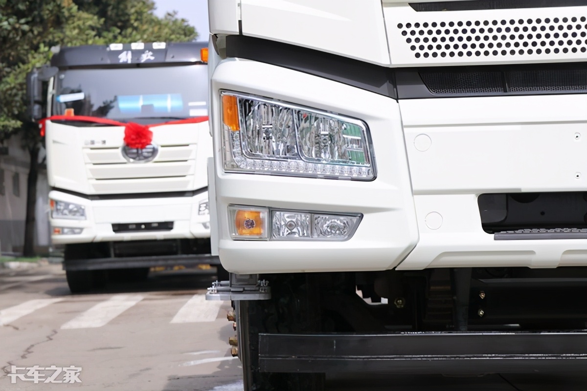全新解放J6P搅拌车，与中集凌宇共同开发，强强联合更可靠