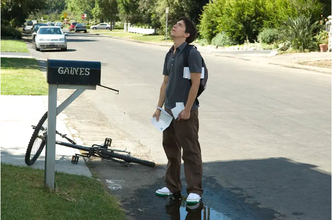 《录取通知》：落榜高中生创办“假冒大学”却最终合法的启迪