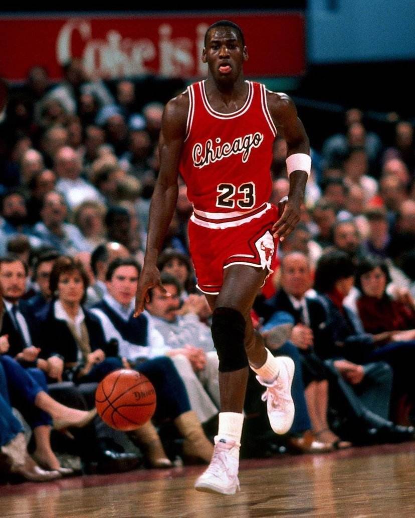 被称为NBA之神的是（五个故事告诉你，乔丹为什么会是篮球之神？）