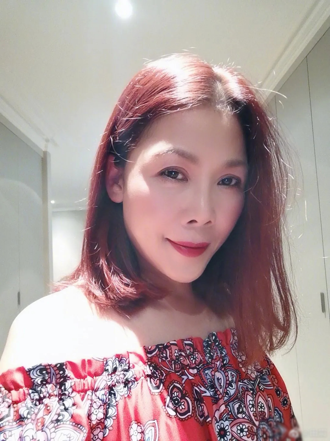 20年前揭开颁奖内幕,怒摔话筒手撕那英的田震,如今过得怎么样?