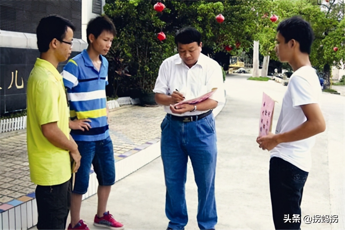 为1.8万名贫困生圆大学梦丨哪怕化缘，也要筹钱让他们走出大山