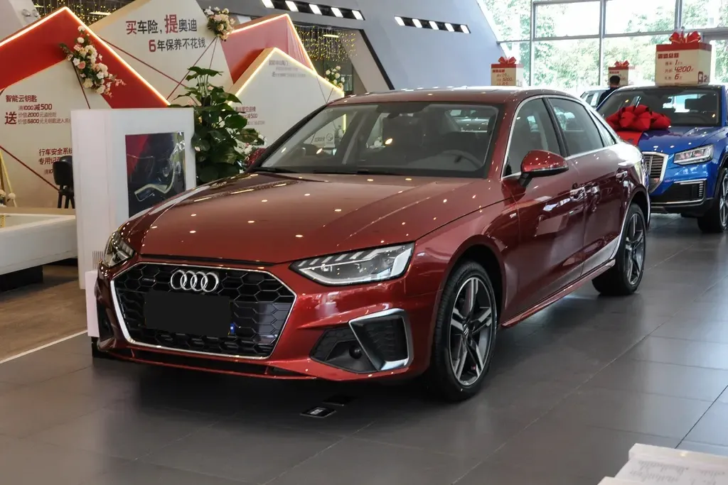 豪华车奥迪A4L，中配190马力+8个安全气囊，售价25.53万起