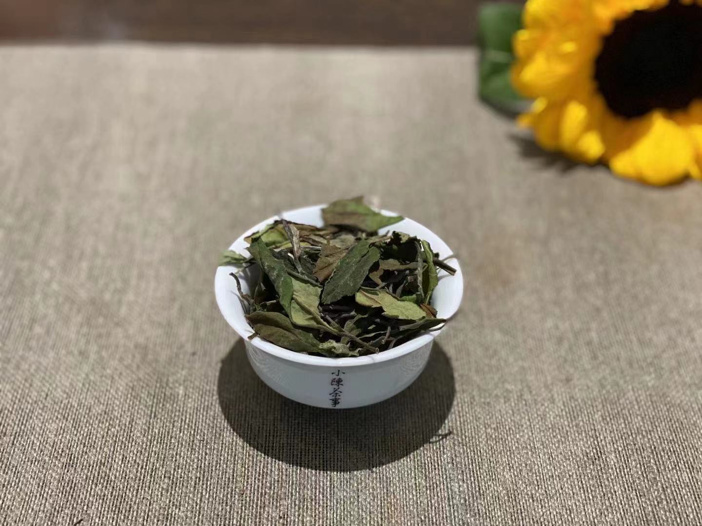 红茶、岩茶、白茶、绿茶，可以存放多长时间？过期了还能喝吗？
