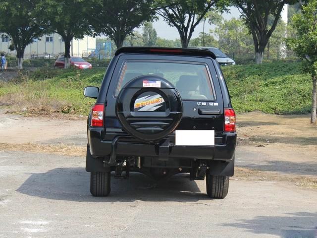 江铃大型硬派越野宝威,最优秀10万级越野,车身堪比普拉多