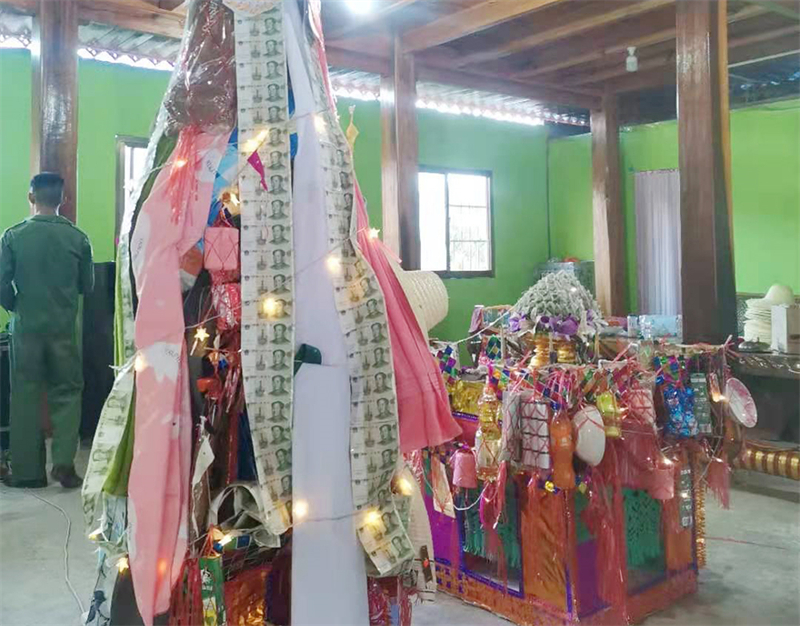 勐拉地区傣族群众举行赕佛“诵经节”活动