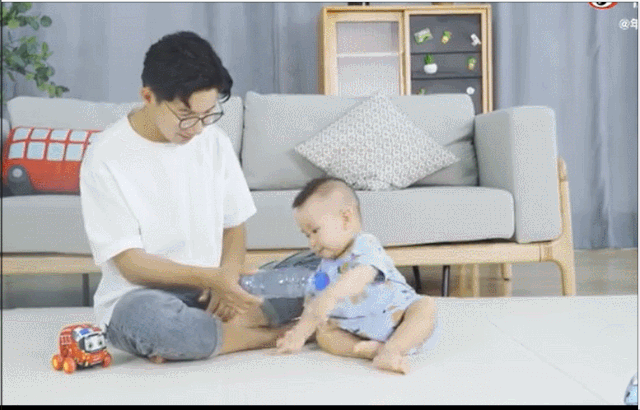 玩具买多了浪费钱！我给发发选的是这几款，锻炼宝宝探索力