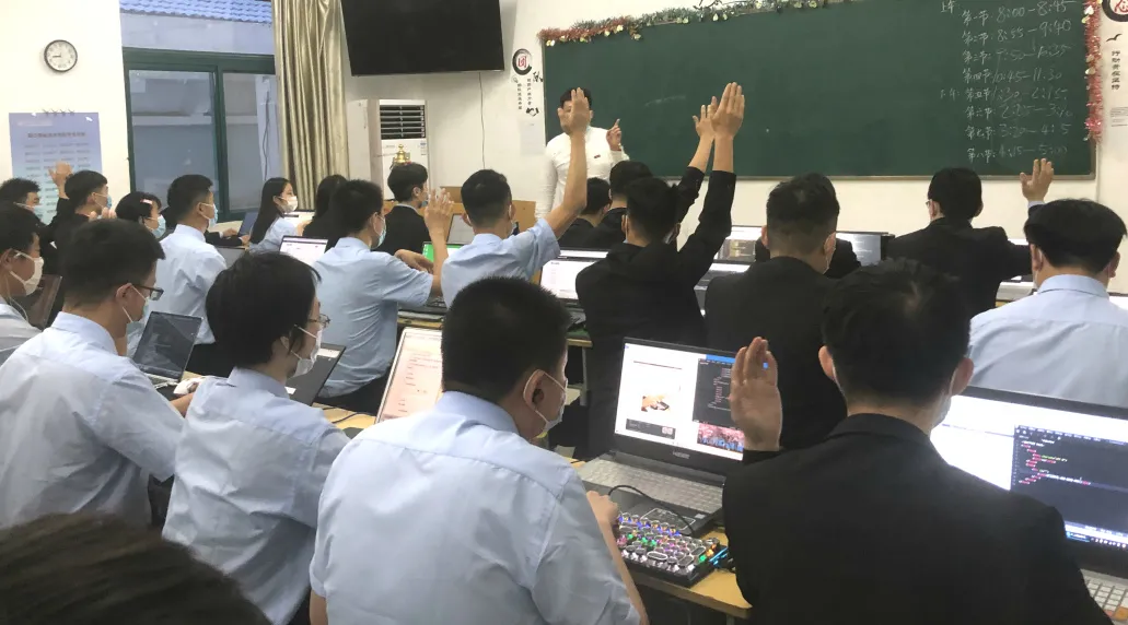 这样的校园文化，能不断培育学子强大的内涵