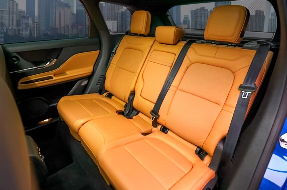 同是20万级豪华SUV，美系林肯和BBA，到底差距有多大？