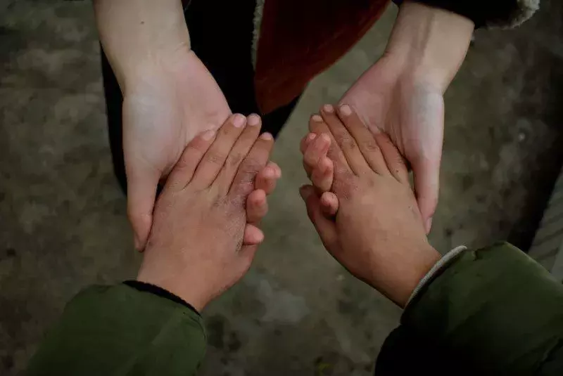 我是一道微光，却想给你灿烂的光芒——大学生如何为家乡建图书室