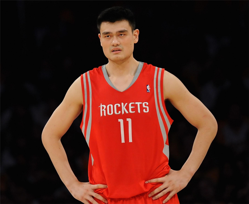 标准美式台球桌多大尺寸(姚明1114㎡休斯顿别墅,六室九卫,复古美式风