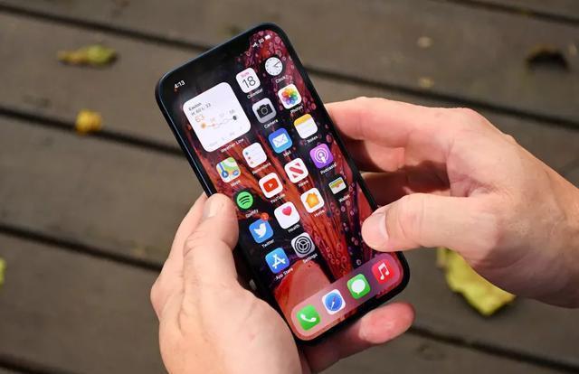 京東最新手機熱賣榜排名：iPhone12僅排第二，第一名實至名歸