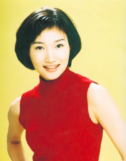 身高174李梓萌才是央视内部评出的第一美女，坚守岗位19年仍单身