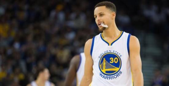 nba球衣为什么要塞在球裤里（同样装备穿出“高逼格”！创可贴成韦德logo，字母哥球衣不塞球裤）