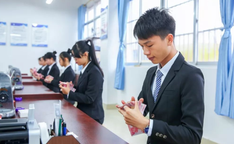 比本科还挣钱的专科专业，市场需求量大，未来就业前景也很好