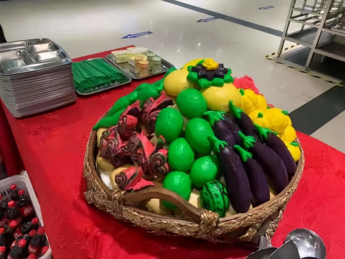 6米长蛋糕“免费”赠送！东北这所“吃饭”大学火了