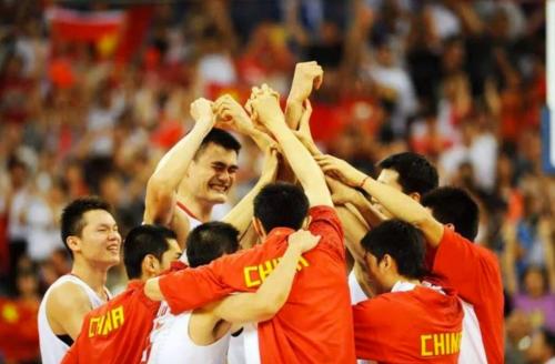 中国队08年奥运会对安哥拉，孙悦11分，刘炜10分，那姚明和阿联呢