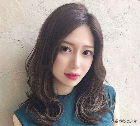 四十岁女人留什么发型最年轻 7款减龄发型推荐,让你年轻十岁