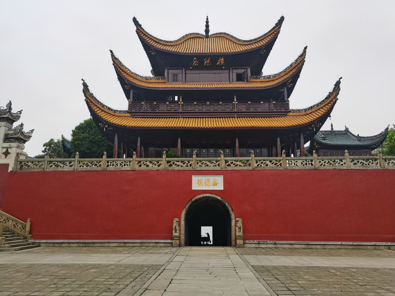 从武汉到重庆穿越两坝七城十大风景名胜，美维凯珍号游轮8日游