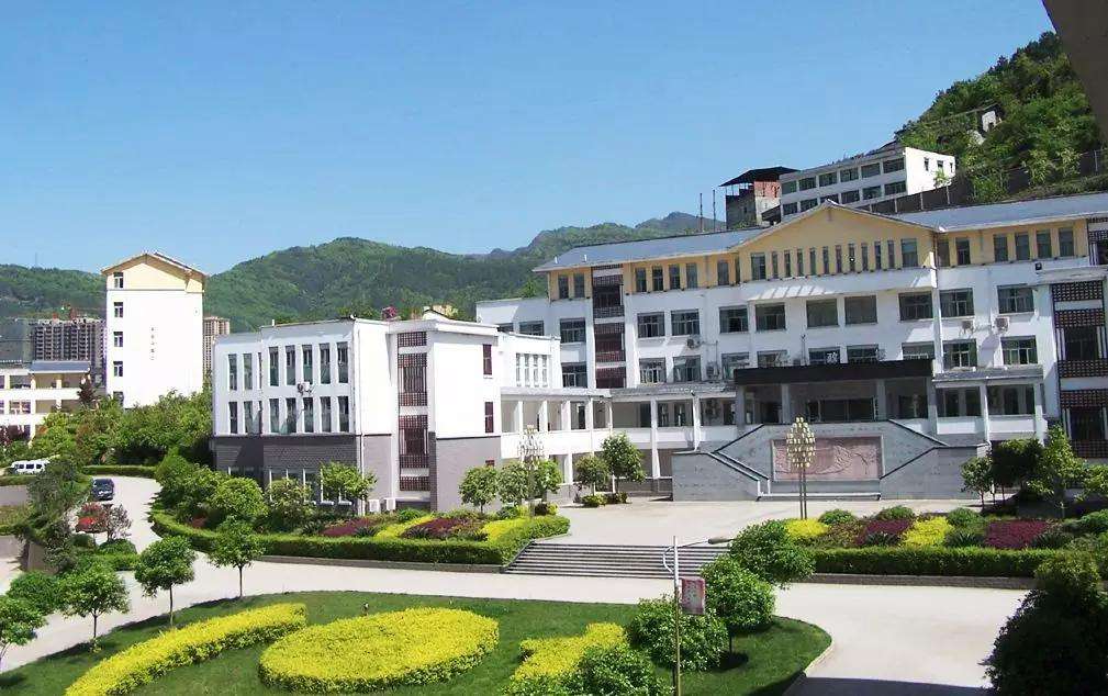 巴中最好六所高中，通江中学、长赤中学榜上有名，其他四所可知晓