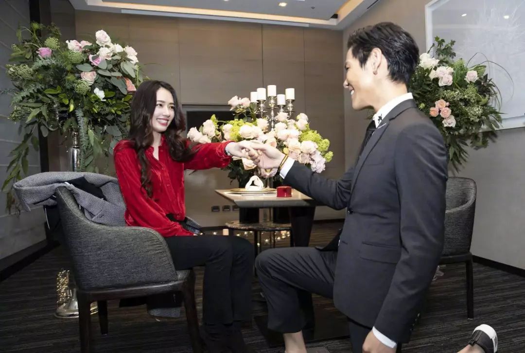 求婚戒指订婚戒指结婚戒指是同一个吗（求婚戒指跟结婚戒指是一个吗）