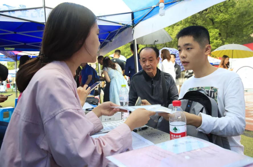 大学笔记本有什么用（大一新生开学）