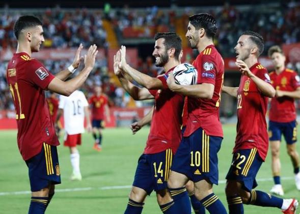 欧洲杯西班牙0-0闷平瑞典(第86分钟绝杀，1-0！西班牙复仇瑞典，5万人见证，世