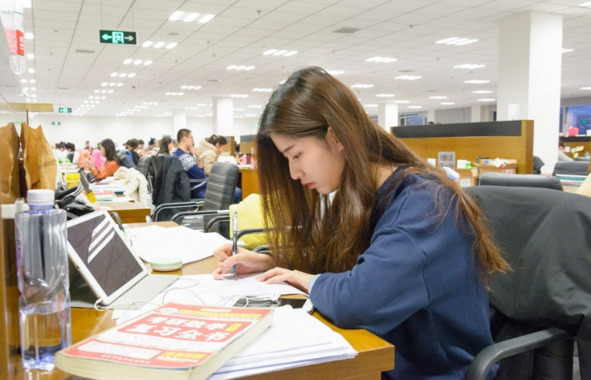 大学生“三方协议”别乱签，这些问题要千万清楚，不要自己坑自己