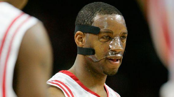 nba为什么要戴面具上场（NBA球星戴面具都啥样？科比霸气，看到基里连科：我的青春回来了）