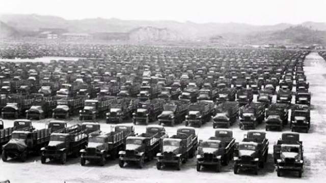 美军一个师3800辆车，傅作义的一个军，400辆车就能满地跑？