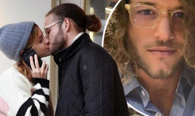 《哈利波特》中赫敏(hermione)的扮演者美国女演员艾玛·沃特森(emma