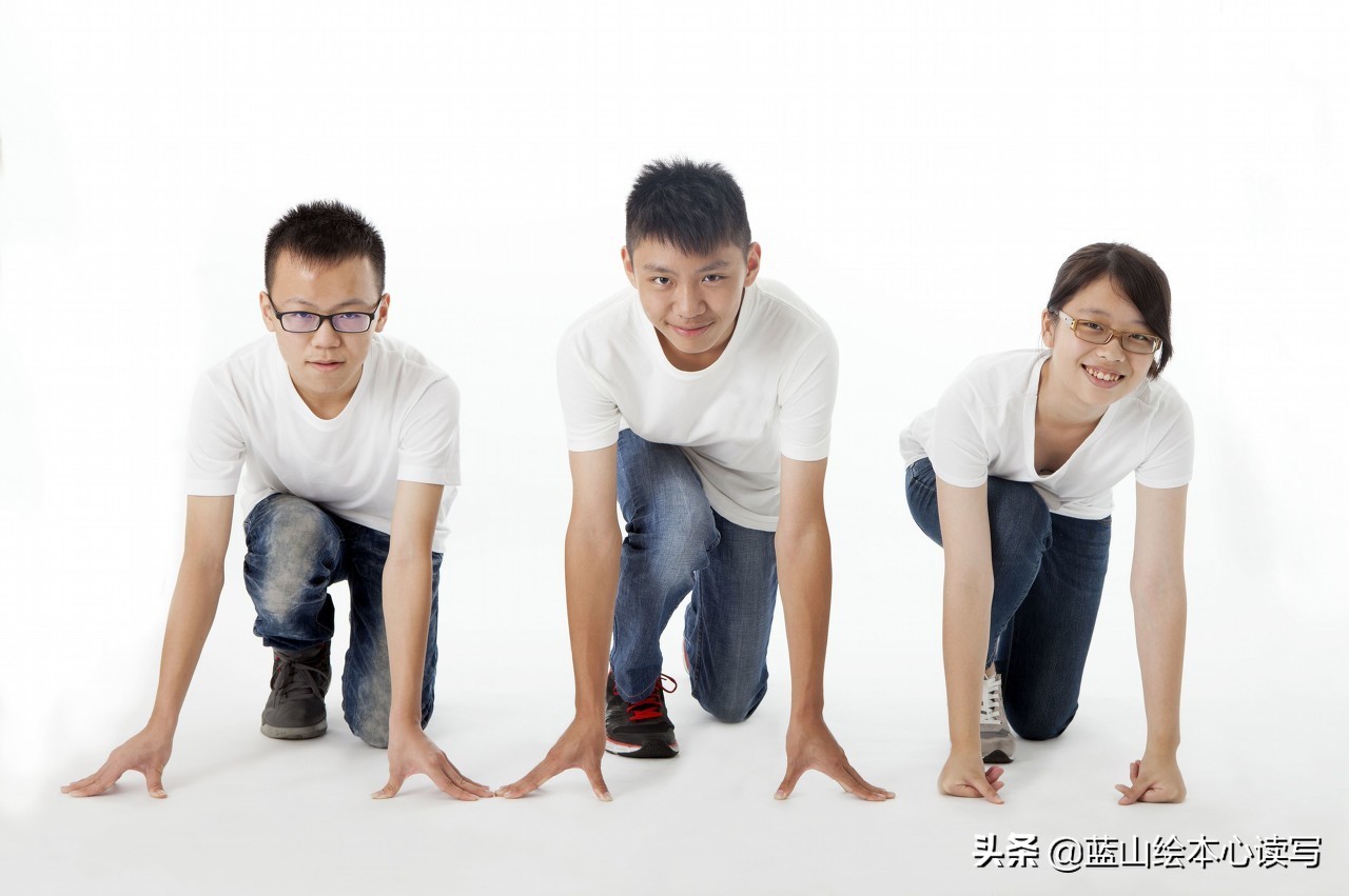 缠绵悱恻的床笫之欢，肢体交叠间尽是情动与默契