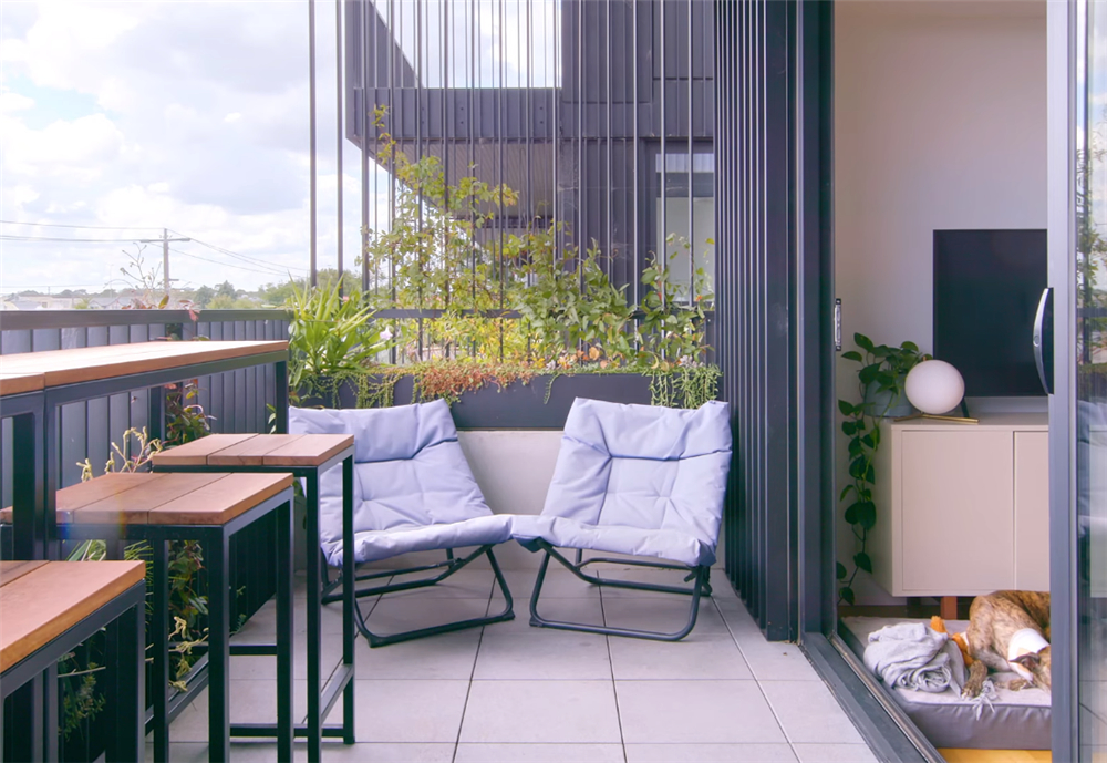 独居姑娘的1室2厅小家，55㎡面积做成开放式，卧室推拉门太实用了