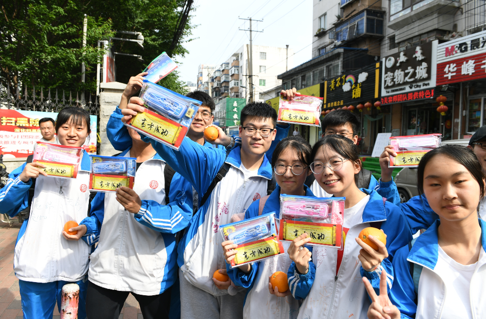 辽宁19万余名考生明天高考，加油