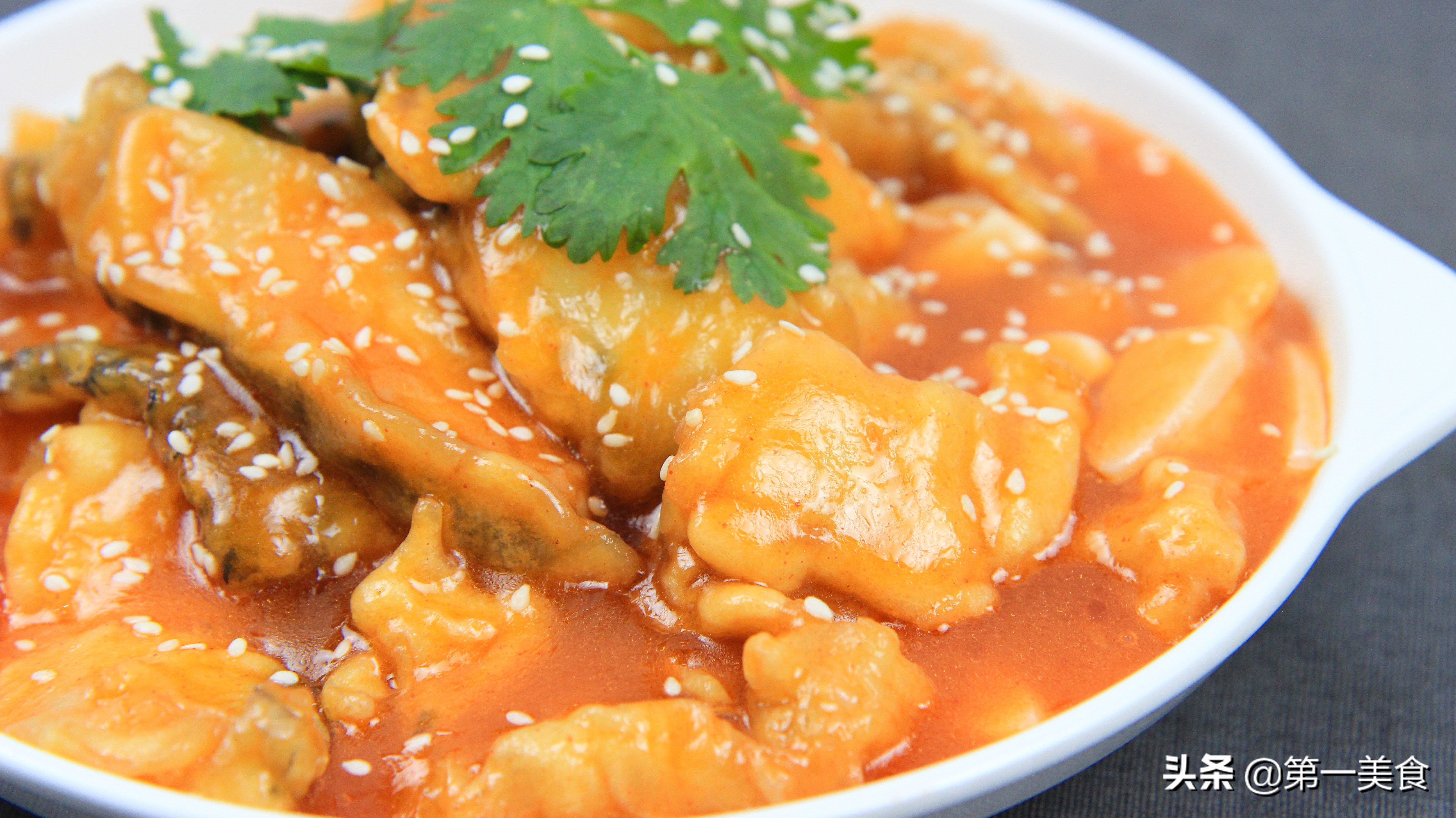 糖醋草鱼的家常做法(糖醋草鱼怎么做)