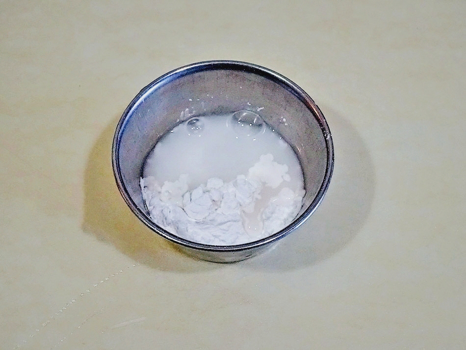 蛋包饭–蛋皮怎样不破皮、不黏锅抓住诀窍，第一次也能做好蛋包饭