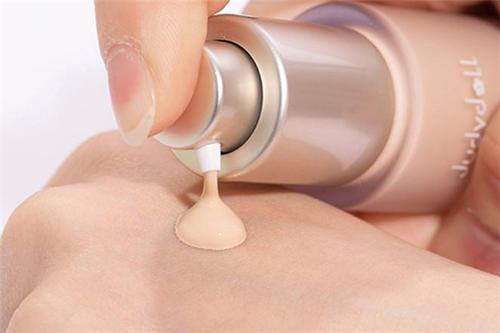 粉底液测评时刻，期待虫草粉底液的新版，红地球性价比很高