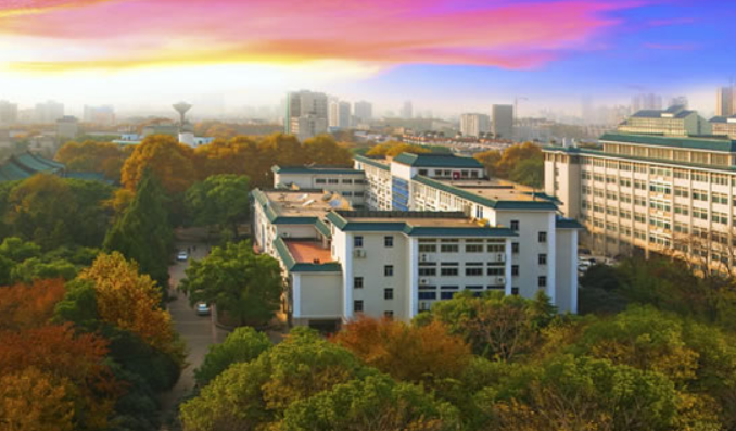 同是211师范大学，南京师范大学vs华中师范大学，谁的实力更强？