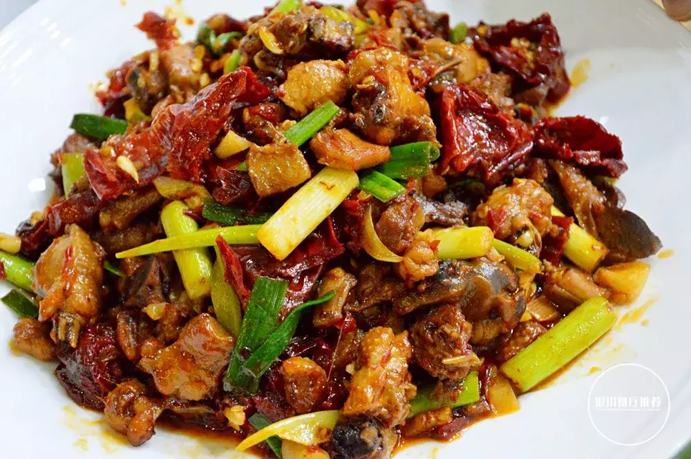银川小两口藏在自强巷做羊棒骨,饭点满座