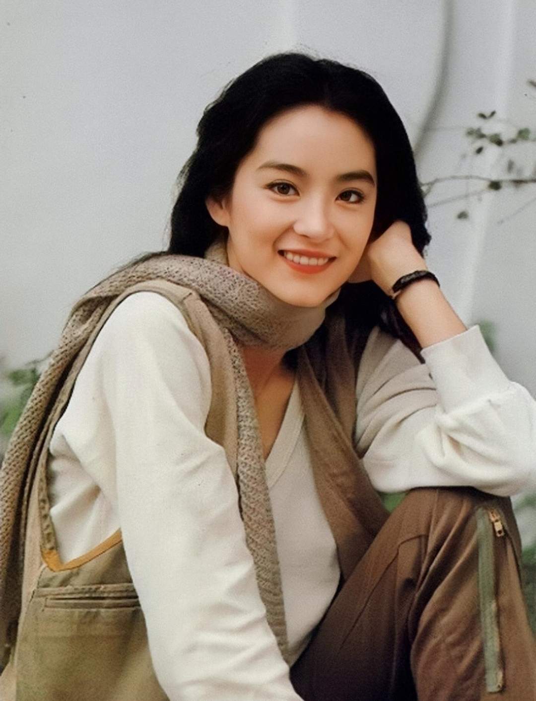 最美的女明星(中国影史“最美”的6位女明星，第一争议最大，陈红只能排第5)