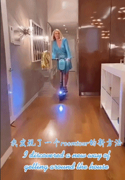 这才是名媛天花板！真人芭比希尔顿骑电车绕客厅，穿高定逛菜市场